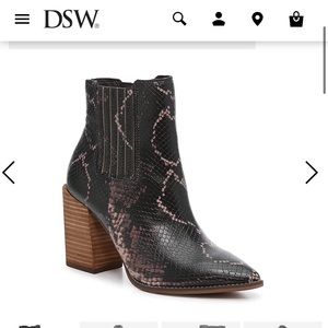 Steve Madden Acton Chelsea Boots